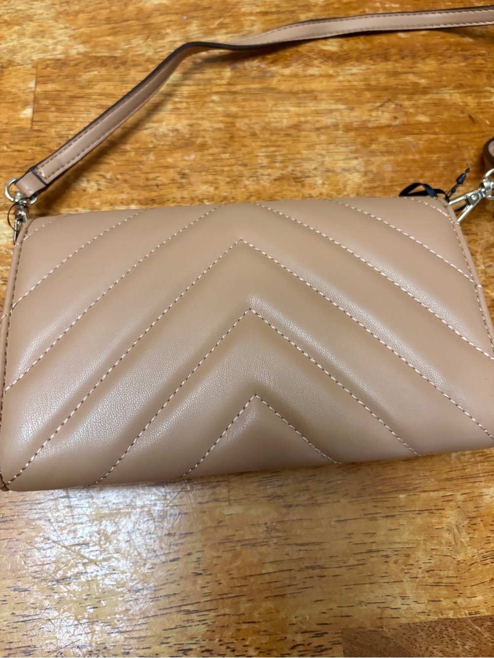 DKNY Tan Quilted Chevron Crossbody Bag - Picture 5 of 7